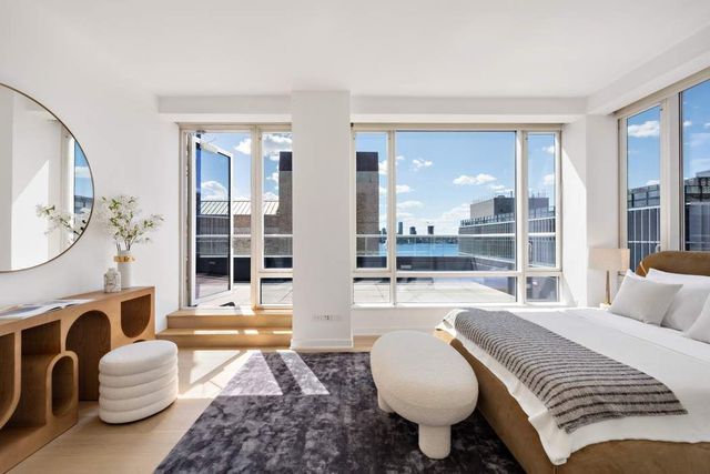 330 Spring St Apt 10B, New York City, NY 10013
