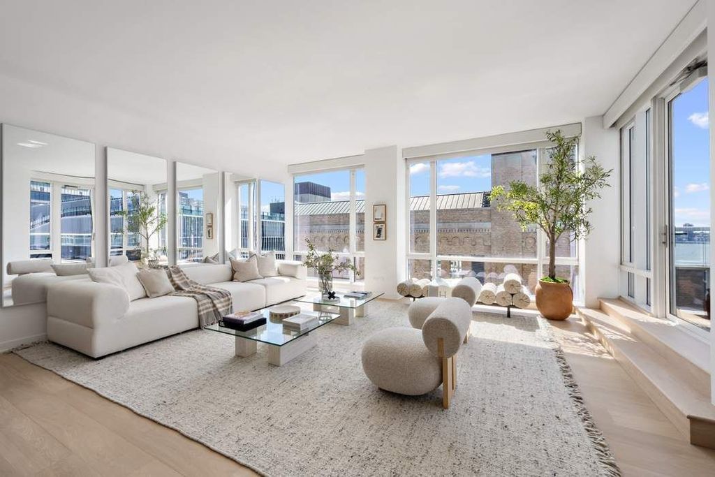 330 Spring St Apt 10B, New York City, NY 10013