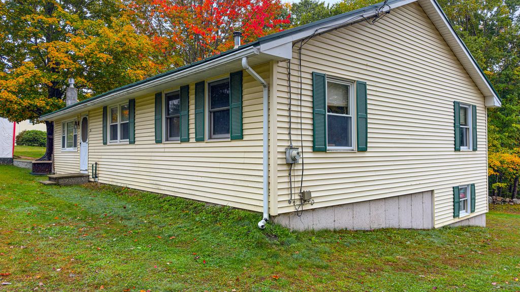 36 Spring Street, Mechanic Falls, ME 04256 — photo 3