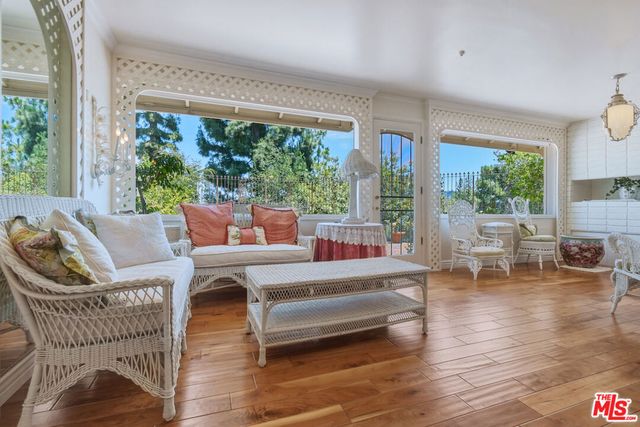 16172 Royal Oak Road, Encino, CA 91436