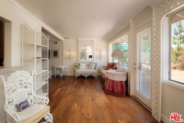 16172 Royal Oak Road, Encino, CA 91436