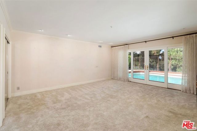 16172 Royal Oak Road, Encino, CA 91436
