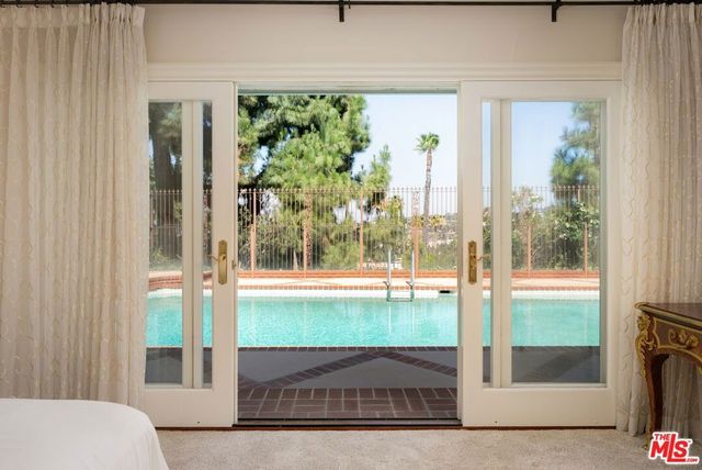 16172 Royal Oak Road, Encino, CA 91436