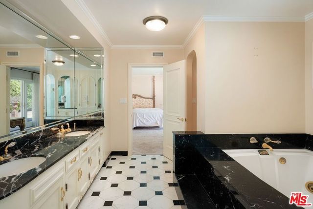 16172 Royal Oak Road, Encino, CA 91436
