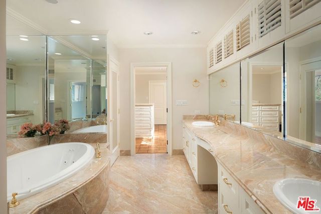 16172 Royal Oak Road, Encino, CA 91436