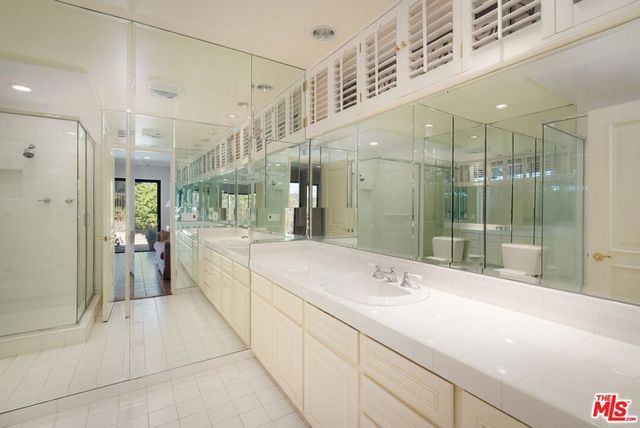 16172 Royal Oak Road, Encino, CA 91436
