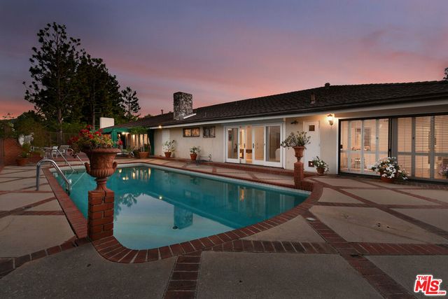 16172 Royal Oak Road, Encino, CA 91436