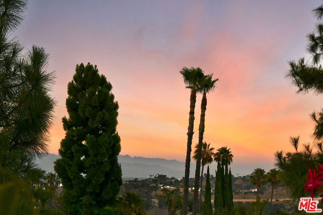 16172 Royal Oak Road, Encino, CA 91436