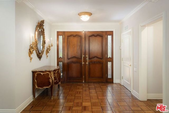 16172 Royal Oak Road, Encino, CA 91436