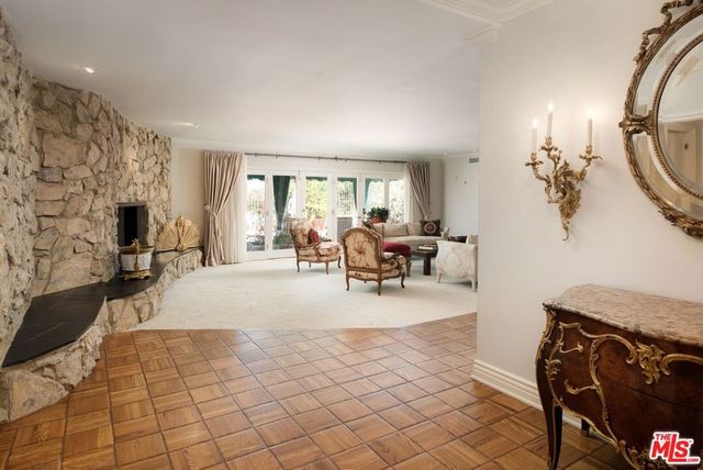 16172 Royal Oak Road, Encino, CA 91436