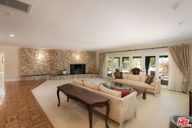 16172 Royal Oak Road, Encino, CA 91436