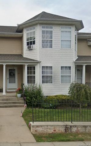 54 Landing Road, Glen Cove, NY 11542