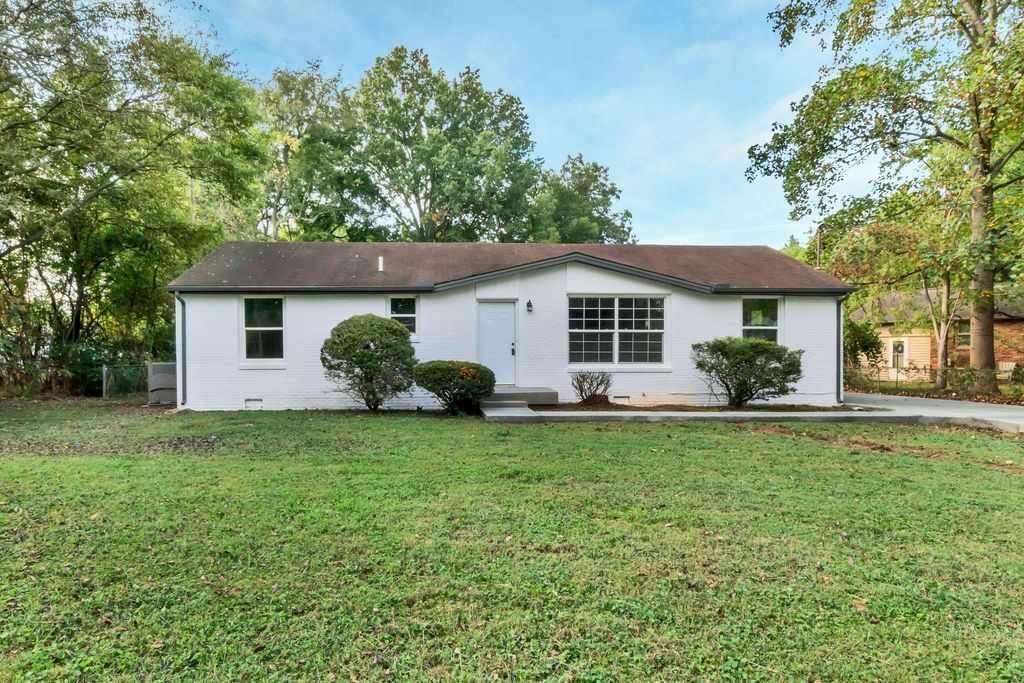 1806 Greerson Dr, Murfreesboro, TN 37130
