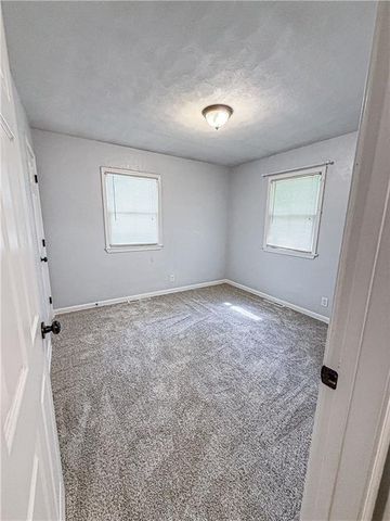 1701 N Kiger Road, Independence, MO 64050