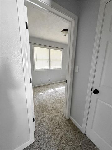 1701 N Kiger Road, Independence, MO 64050