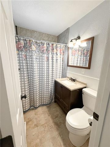 1701 N Kiger Road, Independence, MO 64050
