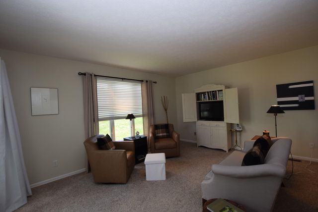 943 E Lawn Avenue 33 943 E Lawn Avenue 33, Urbana, OH 43078