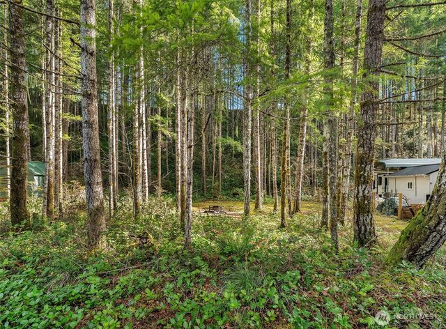 200 N Glenwood Road, Hoodsport, WA 98548