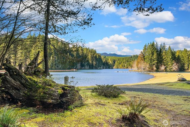 200 N Glenwood Road, Hoodsport, WA 98548