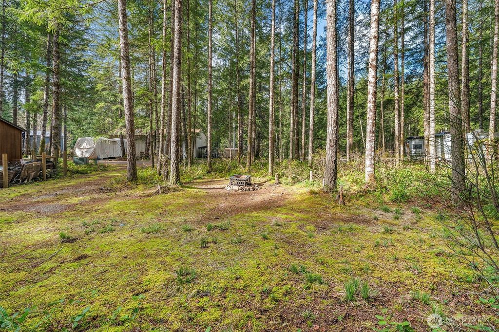 200 N Glenwood Road, Hoodsport, WA 98548