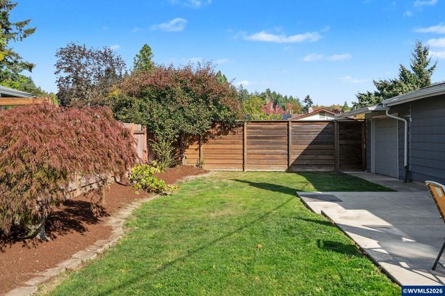 2420 NW Highland Dr, Corvallis, OR 97330