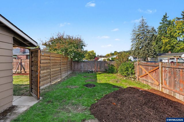 2420 NW Highland Dr, Corvallis, OR 97330