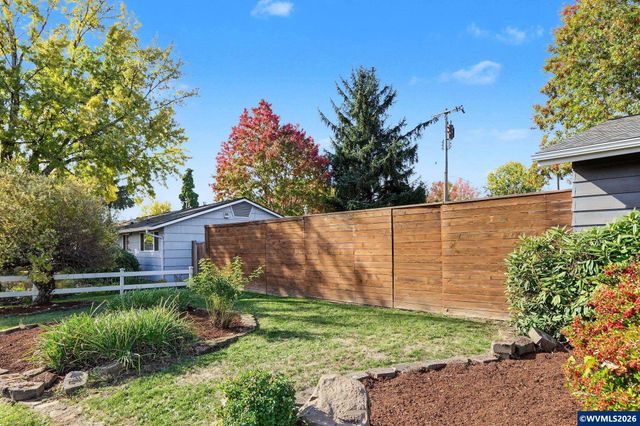 2420 NW Highland Dr, Corvallis, OR 97330