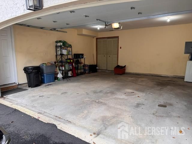71 Park Gate Drive, Edison, NJ 08820