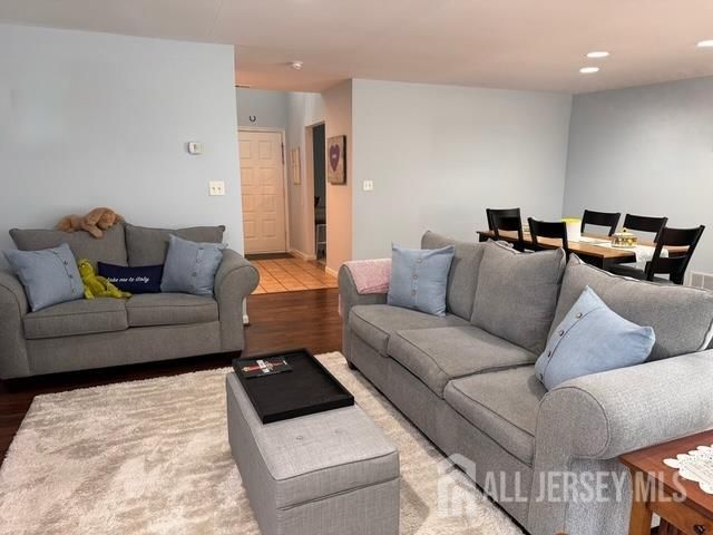 71 Park Gate Drive, Edison, NJ 08820