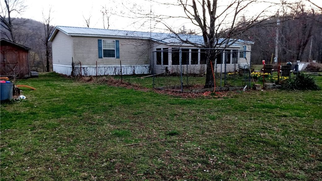 281 County Road 9953, Green Forest, AR 72638