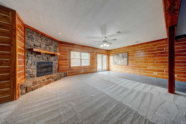 21 N Fetter Lane, Boonville, IN 47601