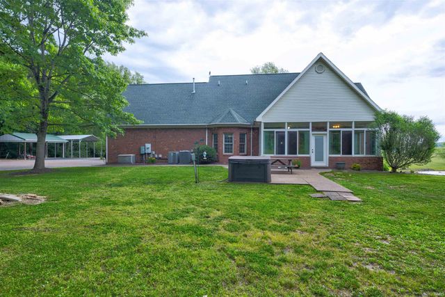 21 N Fetter Lane, Boonville, IN 47601