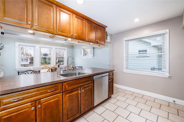 85 Hartsdale Road, Irondequoit, NY 14622