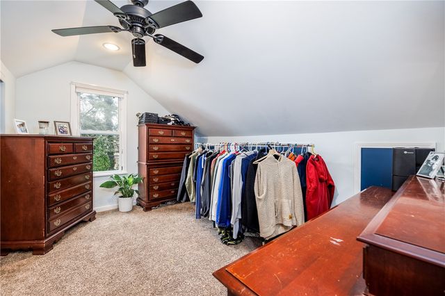 85 Hartsdale Road, Irondequoit, NY 14622