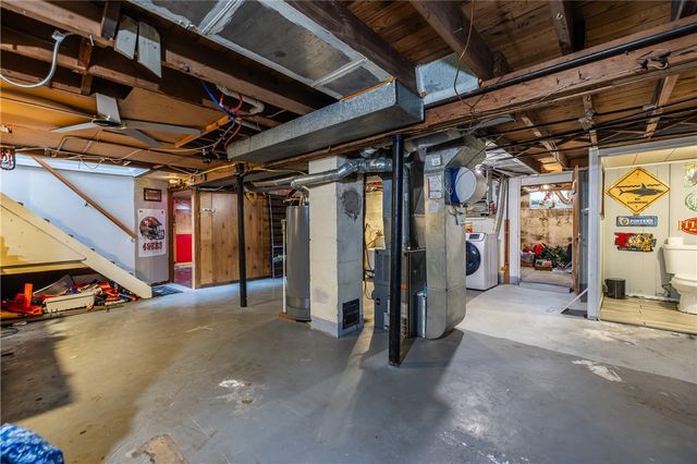 85 Hartsdale Road, Irondequoit, NY 14622