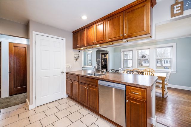 85 Hartsdale Road, Irondequoit, NY 14622