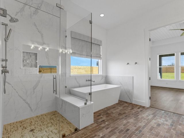 131 Hydrangea DR, Smithville, TX 78957