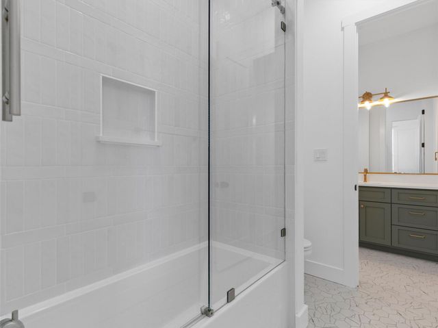 131 Hydrangea DR, Smithville, TX 78957