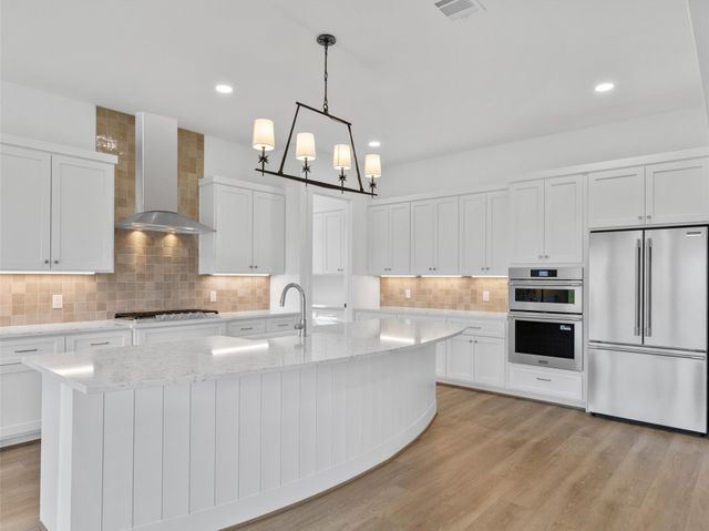 131 Hydrangea DR, Smithville, TX 78957