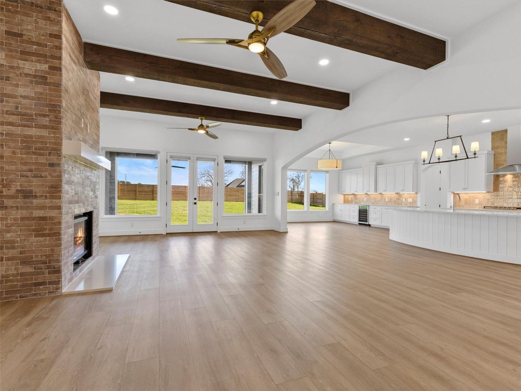 131 Hydrangea DR, Smithville, TX 78957