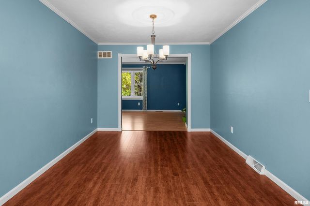 7 SANDPIPER Drive, Blue Grass, IA 52726