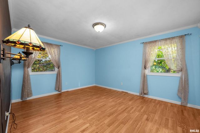 7 SANDPIPER Drive, Blue Grass, IA 52726