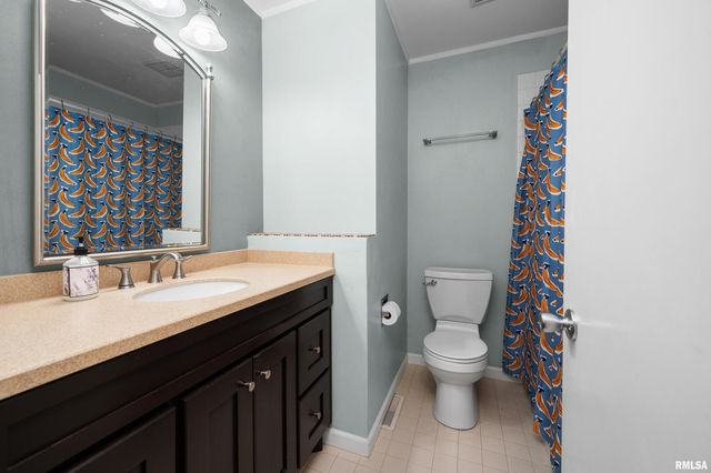 7 SANDPIPER Drive, Blue Grass, IA 52726