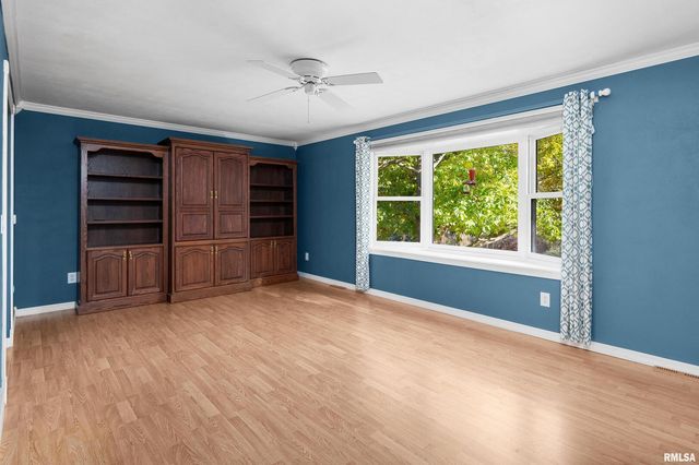 7 SANDPIPER Drive, Blue Grass, IA 52726