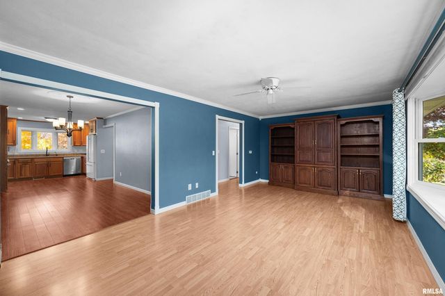 7 SANDPIPER Drive, Blue Grass, IA 52726