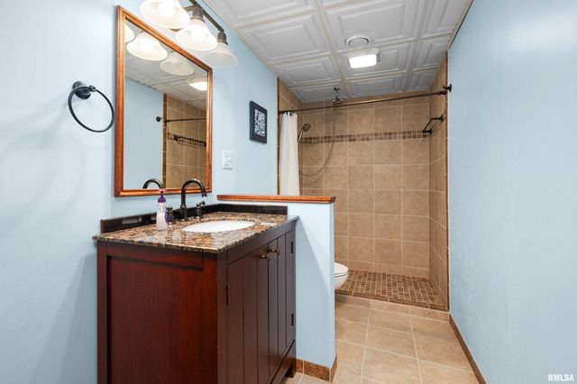 7 SANDPIPER Drive, Blue Grass, IA 52726