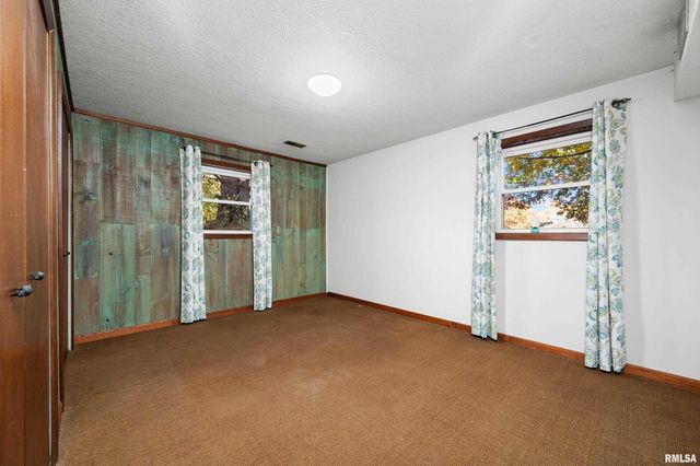 7 SANDPIPER Drive, Blue Grass, IA 52726