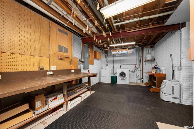 7 SANDPIPER Drive, Blue Grass, IA 52726