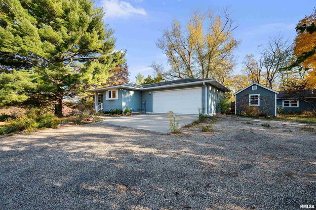 7 SANDPIPER Drive, Blue Grass, IA 52726