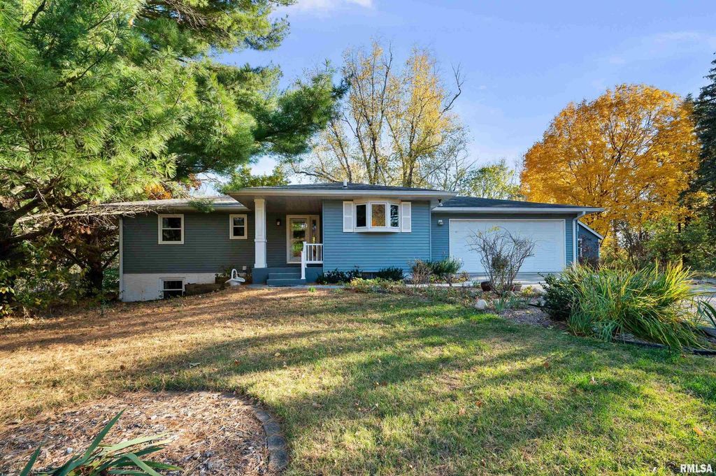 7 SANDPIPER Drive, Blue Grass, IA 52726